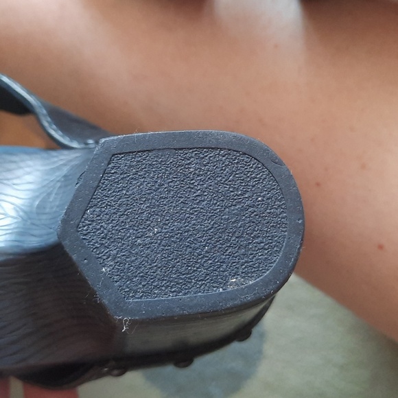 Dansko sandals size 39 genuine leather worn once . Fit like 8.5 imo - Picture 11 of 16